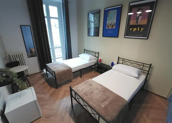Artdeco Pensión 4*