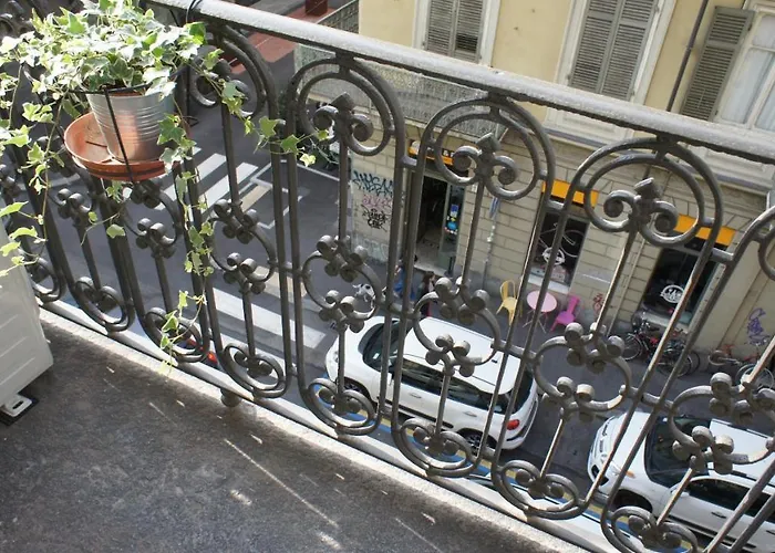 Artdeco 4*
